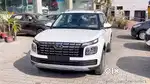 Hyundai Venue 2023 Petrol 27000 Km Driven