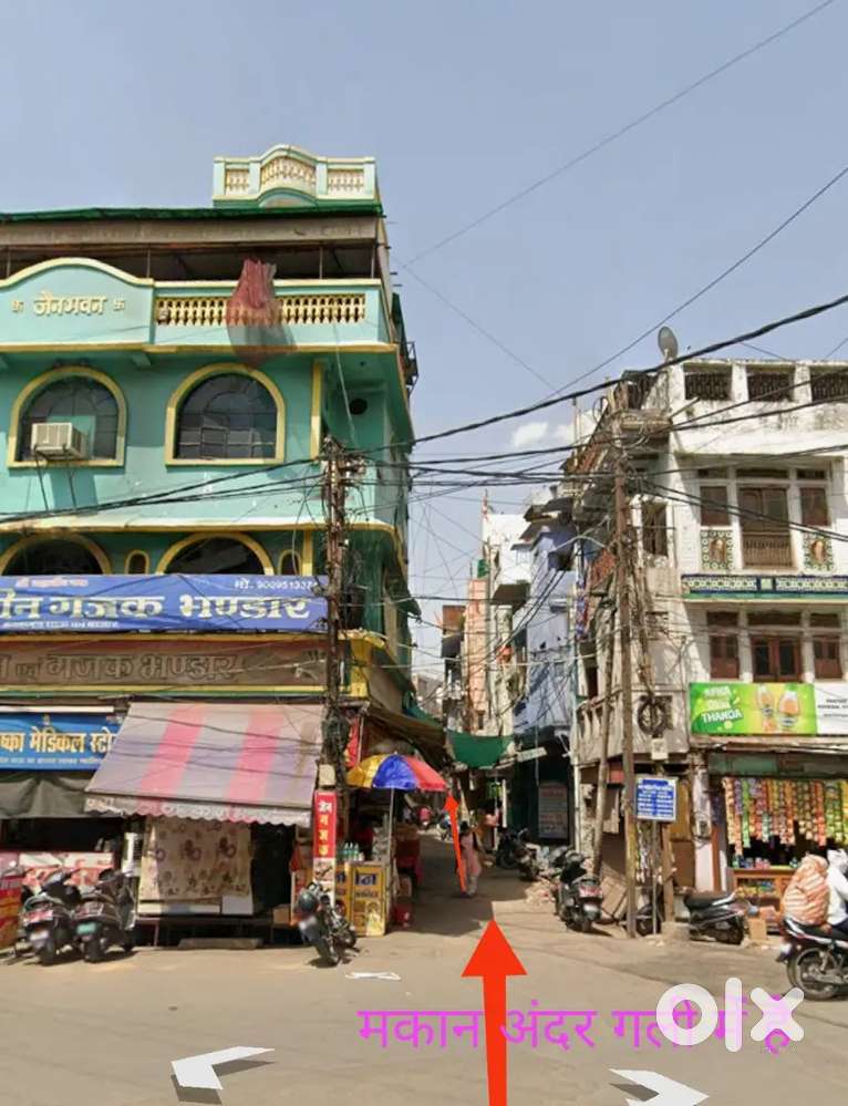 पुराना मकान (तोड़ कर दोबारा नया बनाने लायक है)