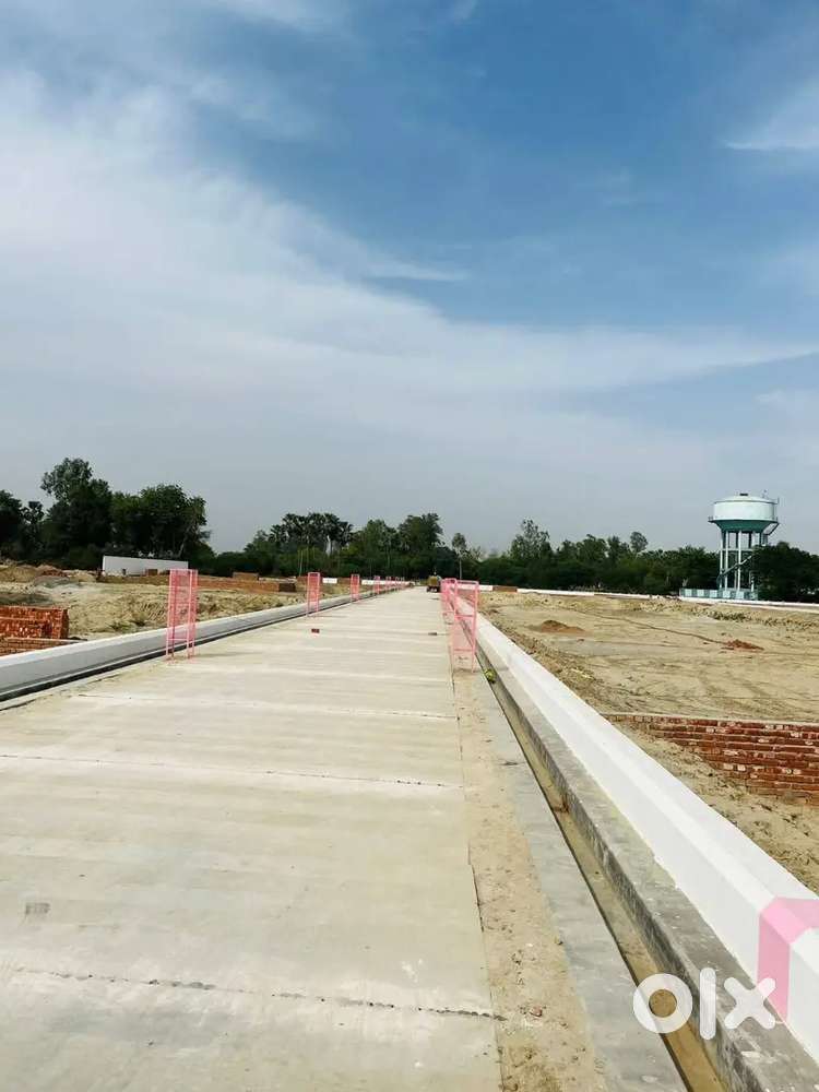 अंसल गोल्फ सिटी से कुछ ही दूरी पे बैंक लोन के साथ रिंग रोड़ से लगी