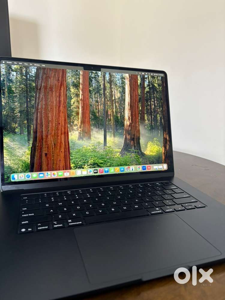FOR SALE : 15-inch Macbook Air (Barely used)