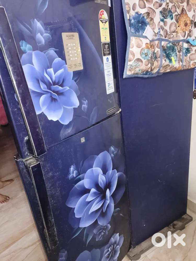Samsung double door 234 litres fridge at 6000