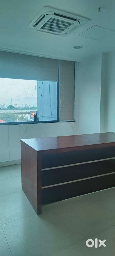 1850 Sqft Office Space in Prime Vyttila Location