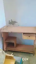 Computer table