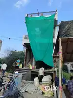 80 FEET ROAD PE BASEMENT AUR GROUND FLOOR PE SHOP H