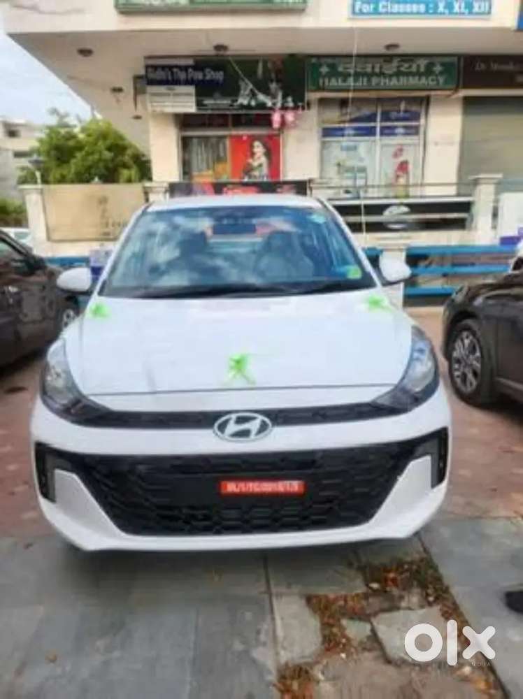Hyundai Aura 2025 CNG & Hybrids 0 Km Driven commercial