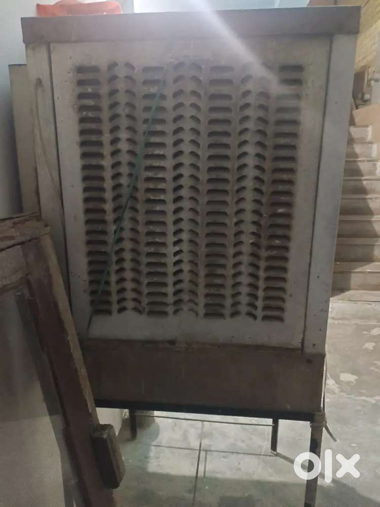 Cooler with stand is for sale