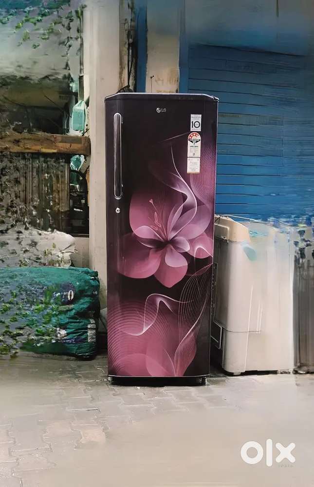 300 litter capacity LG company single door fridge New condition