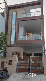 Park facing house in 135 gaj in Sheelkunj, East facing