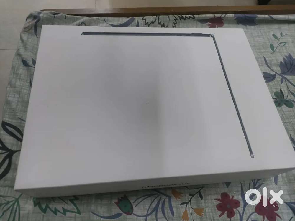 MacBook Air M4 brand new 10 days old