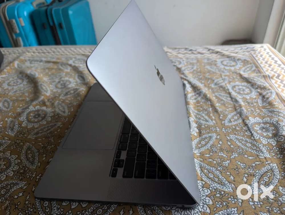 MacBook Pro 2019 (i7, 16GB, 512GB) - Needs Repair - Only ₹10,000