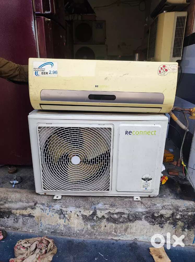 Reconnect split AC  1 ton full condition