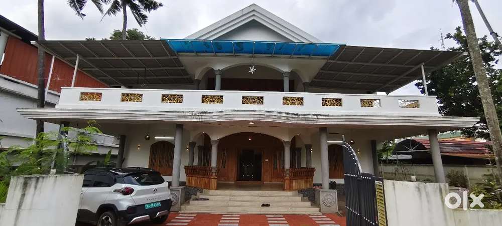 ഇരിങ്ങാലക്കുട കാറളത്ത് മനോഹരമായ വില്ല ഉടൻ വില്പനക്ക്