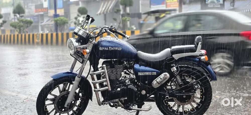 ​Royal Enfield Thunderbird 500
​Cruiser Bike
​Twin Spark
​Bullet 500