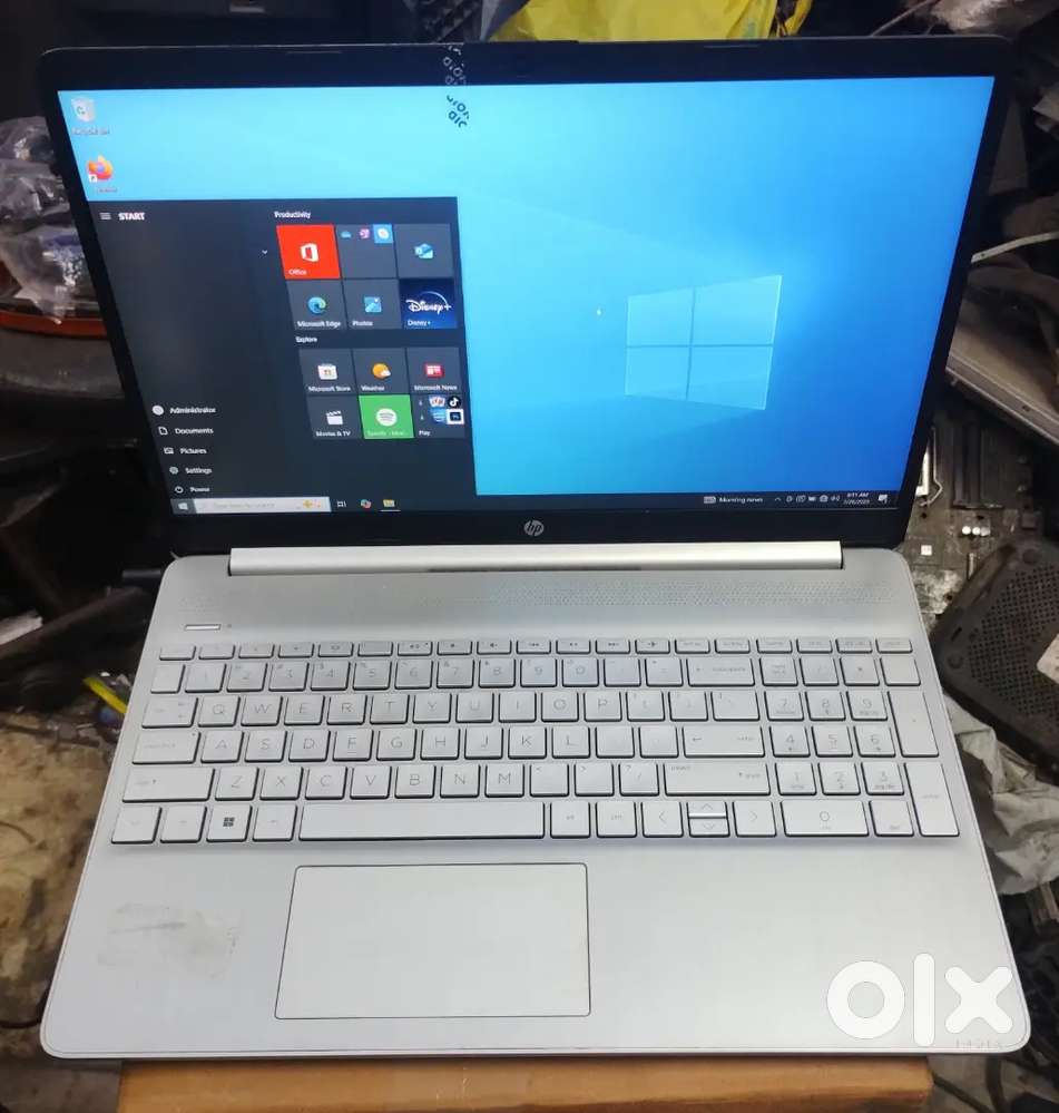 HP core i5 12th gen 8GB 512 SSD