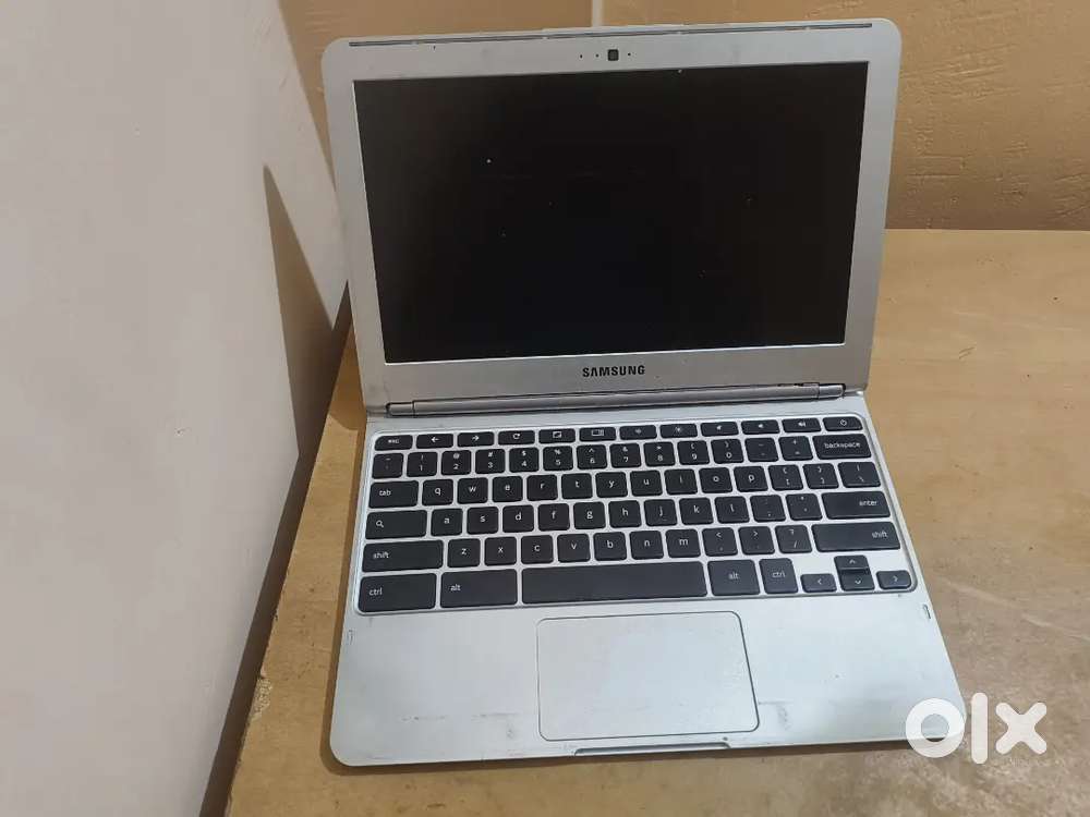 Samsung chrome book working condition urgent sale