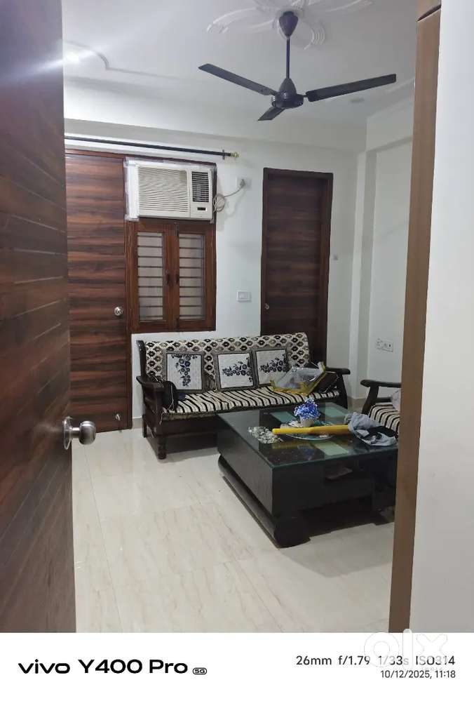 3bhk independent floor rent in Shivpuri mother dary