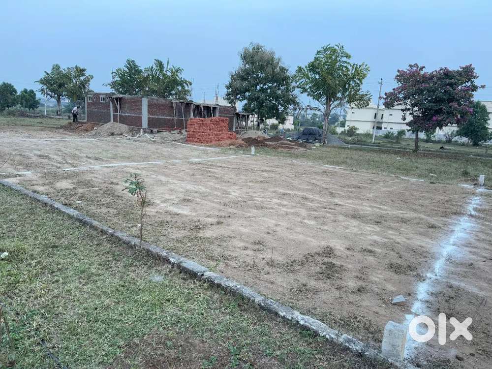 Vja to hyd hiway beside