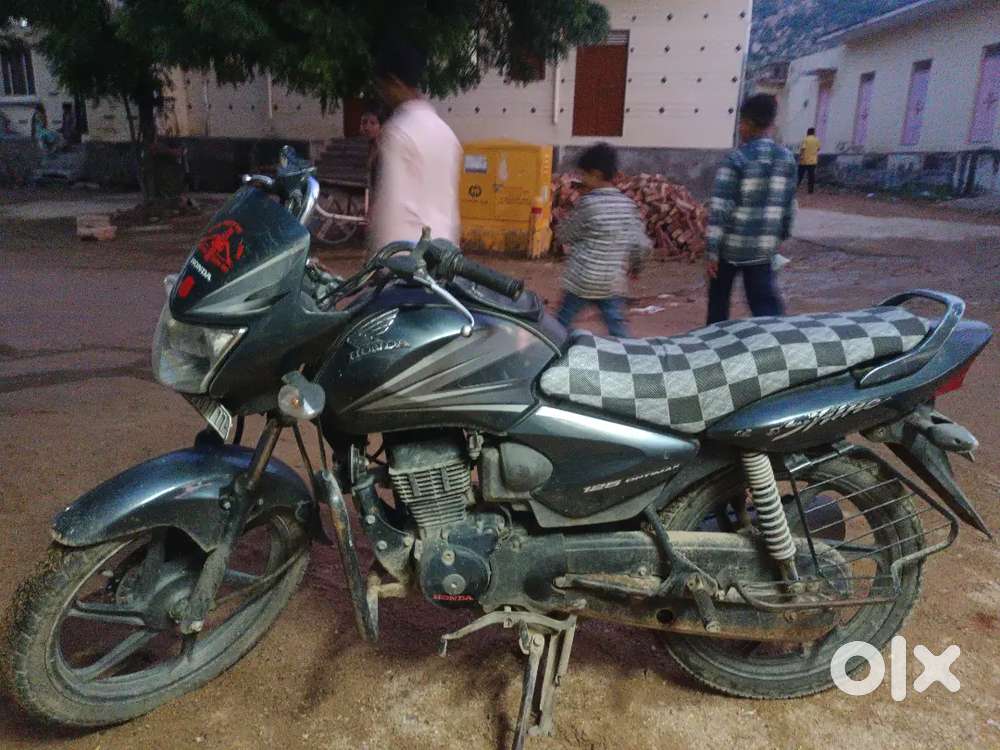 HONDA CB SHINE VIP NUMBER RJ-22 SU-7777.  Well condition