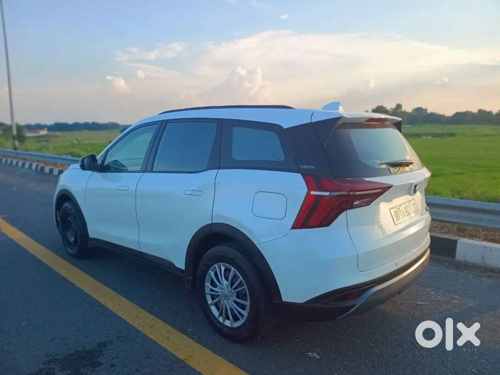 Mahindra XUV700 2022 Diesel Well Maintained