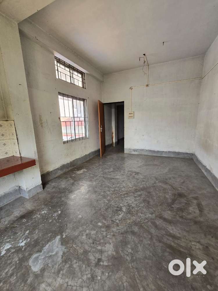 24hrs running water n parking