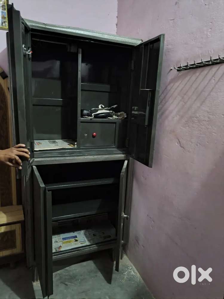 Almirah in very good condition