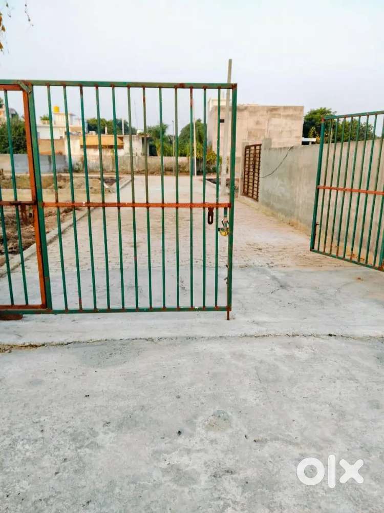 गेटेड सोसाइटी में प्लॉट – 130 मीटर रोड नोएडा एक्सटेंशन सेक्टर 12 .