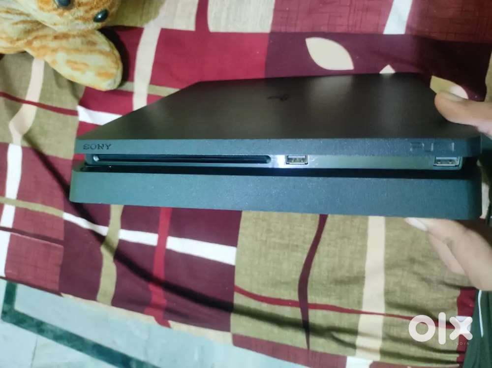 PS4 Slim 1tb, 9.0 OS, 13 Games Installed, Fix Price