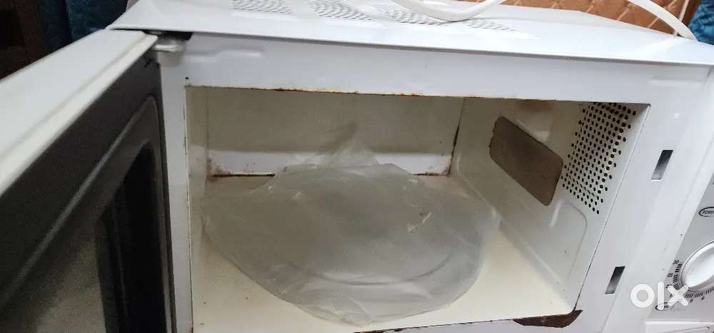Slightly used Microwave Oven