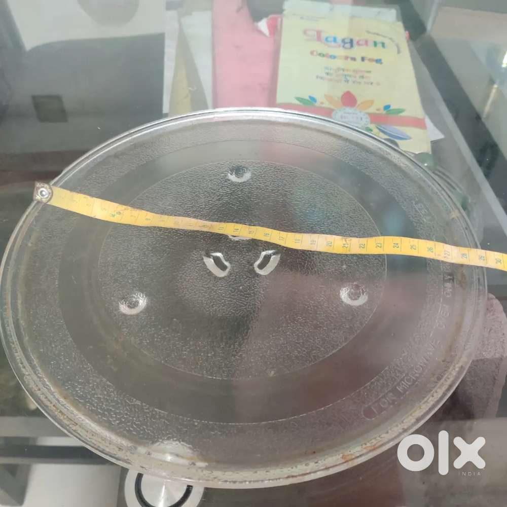 Microwave glass turntable.