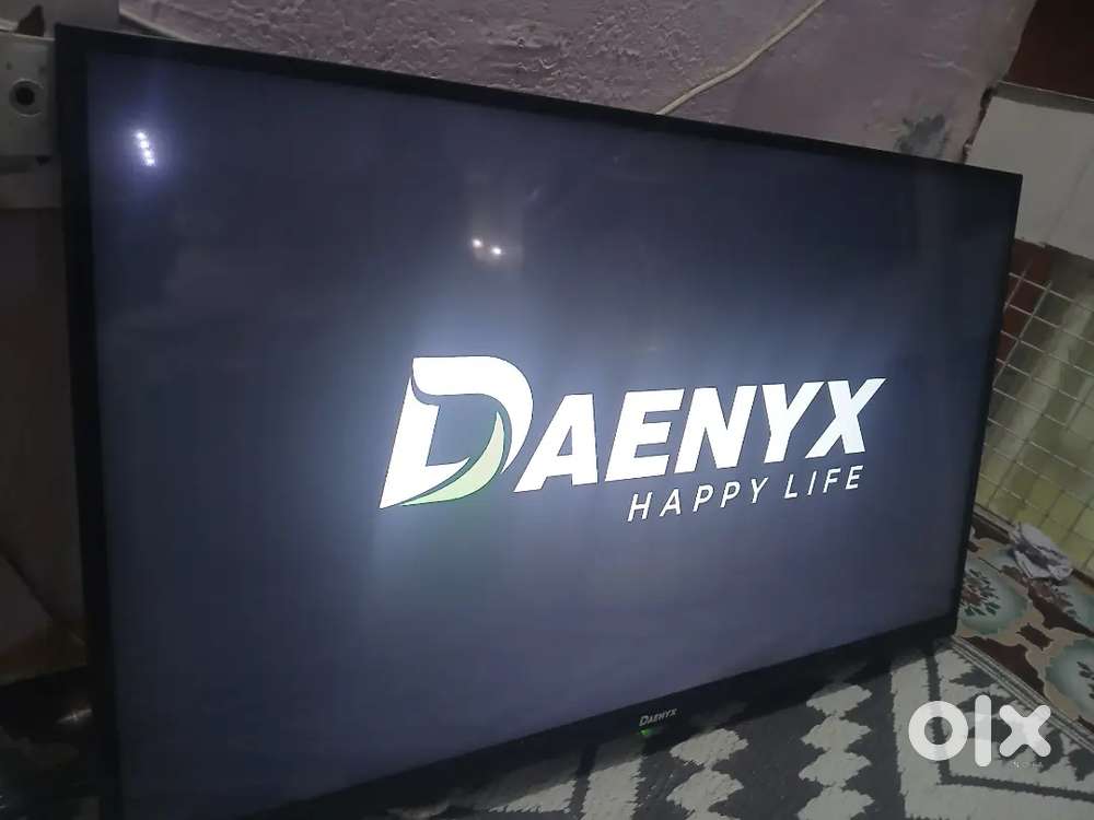 daenyx 32 inch  led smart tv bazel less