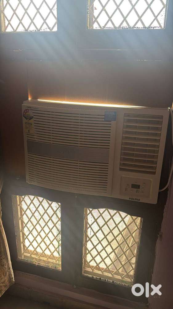 Window ac Voltas good condition only 4 month before purchase