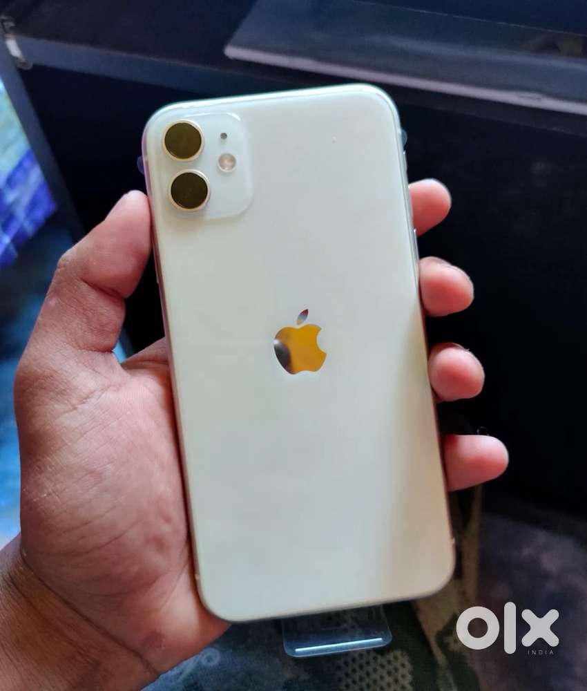 Urgent sales offer iPhone 11 .128gb with bill box data cable available