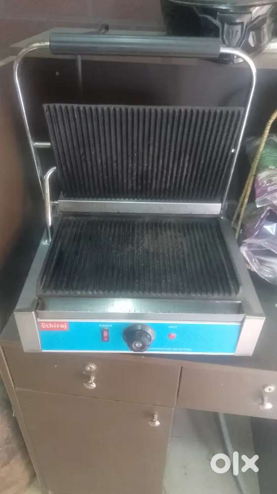 Commercial sandwich griller