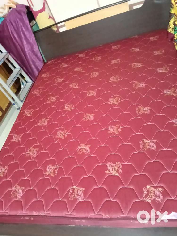 5*6 bed with mattress