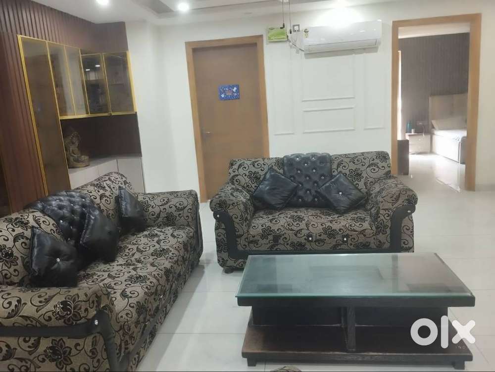 5 Seater Sofa Set (3+2) with Center Table