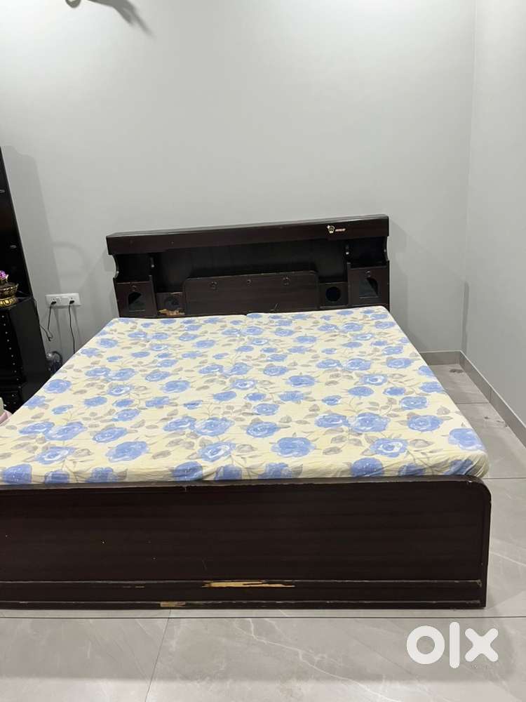 Double Bed for Sale - 6x6 Wooden Bed in Good Condition*