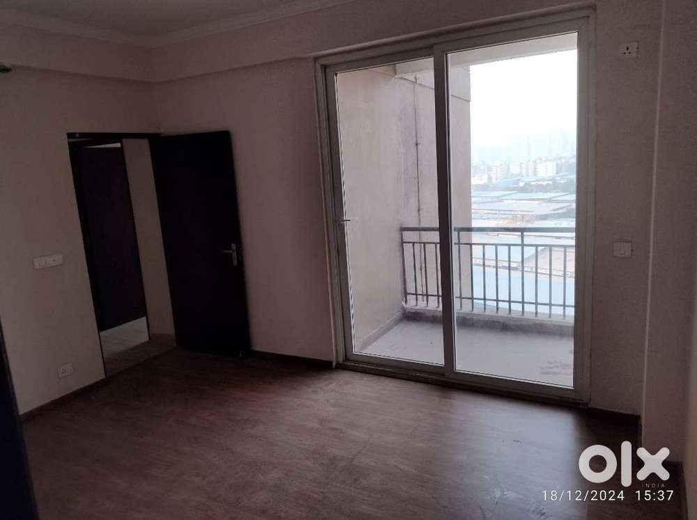 Amrapali Golf Homes 2 BHK near Gaur City Mall