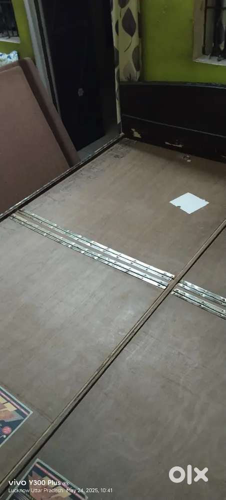 Wooden bed 6x6