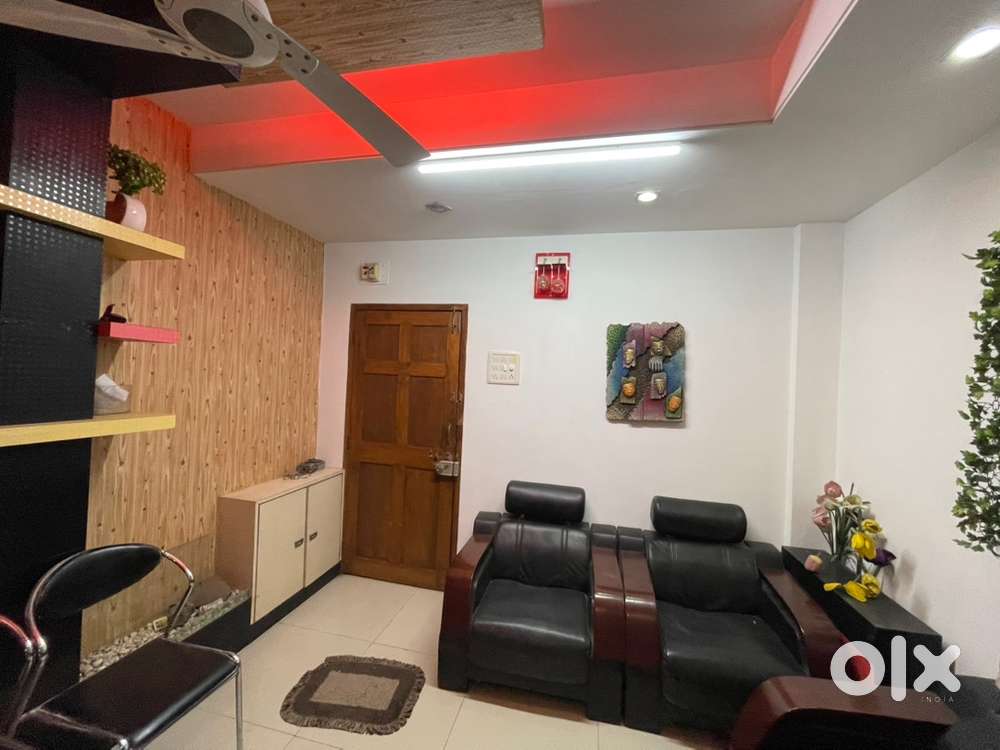 Luxurious 1bhk semi furnished flat at prime location of tarabai park