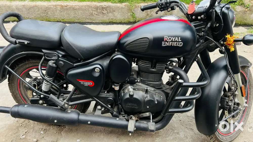 Royal classic 350 reborn black
