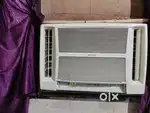 Hitachi 1.5 Ton Window AC – Excellent Condition, 3 Years Old