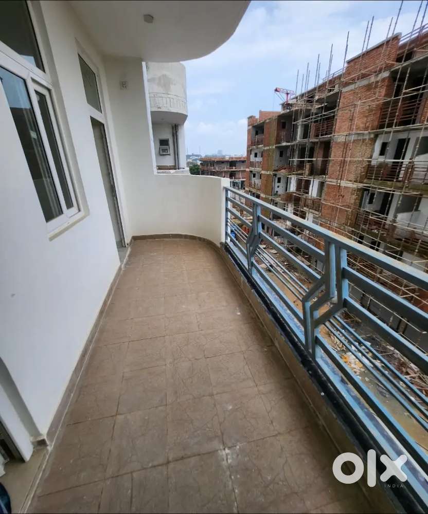 REDDY TO MOVE 1BHK 50ft ROAD FACING UNIT AVAILABLE.