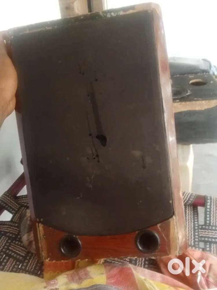 8inch speaker box and 8inch speaker