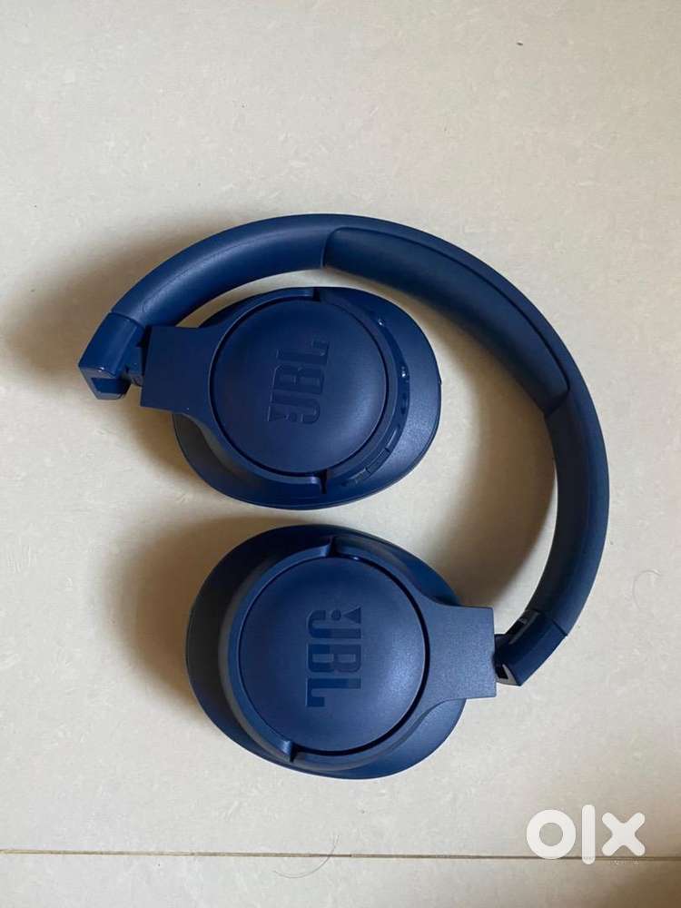 JBL Bluetooth headphones