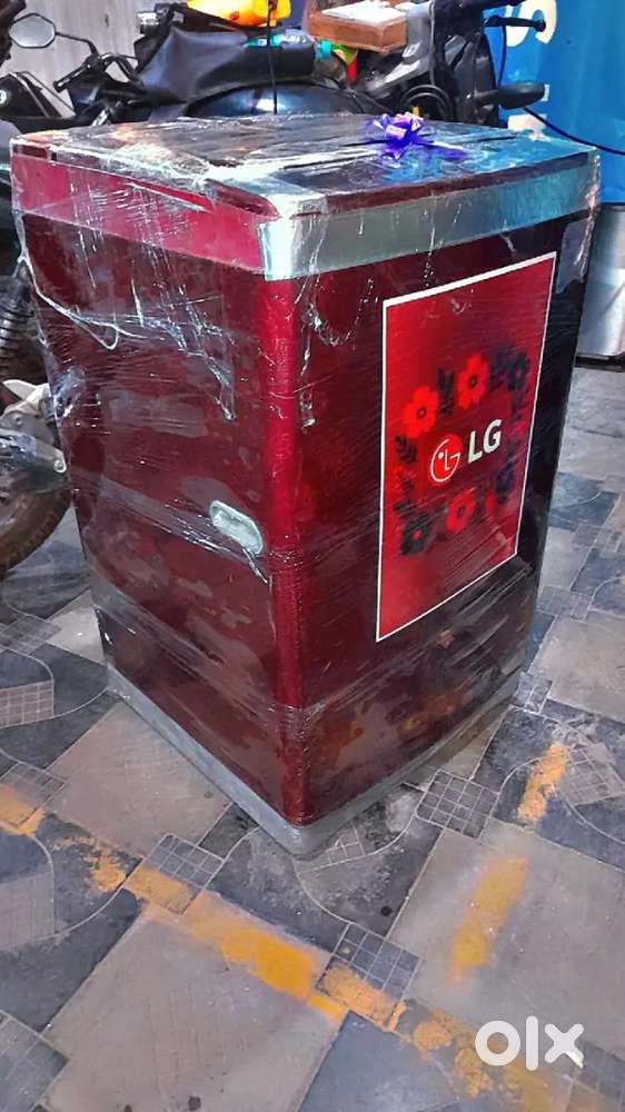 LG  Top load washing machine available for sale neat.
