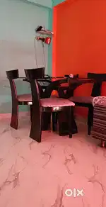 Beautiful Dining Table with 4 Chairs - Excellent Condition!