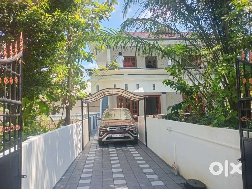 PETTAH 4BHK INDEPENDENT HOUSE FOR RENT