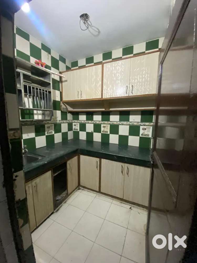 II DG REAL ESTATE II 2BHK SPACIOUS 2ND FLOOR OLD CONSTRUCTION