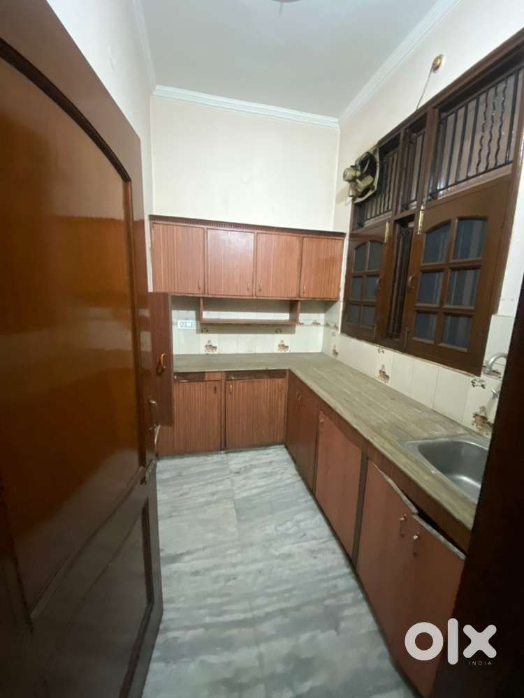 मकान किराए पर लेने/देने के लिए संपर्क करें