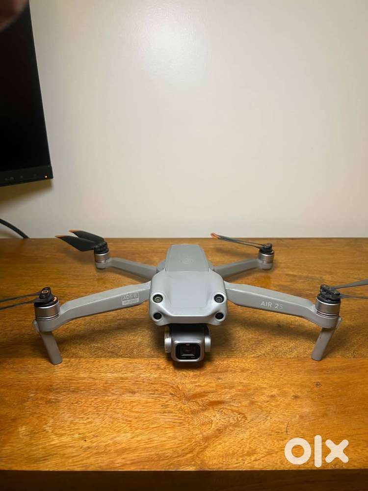 DJI Air 2S Drone Fly More Combo : Mint Condition